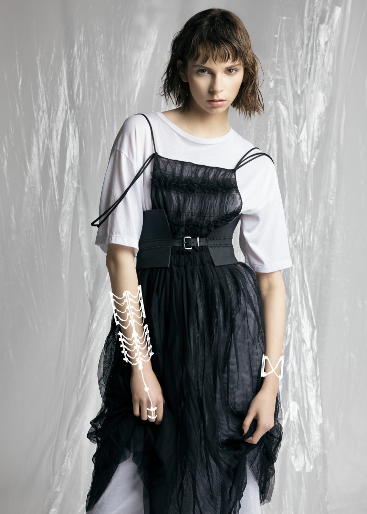 AnnaBreda-WhiteShow-09-copy-732x1024